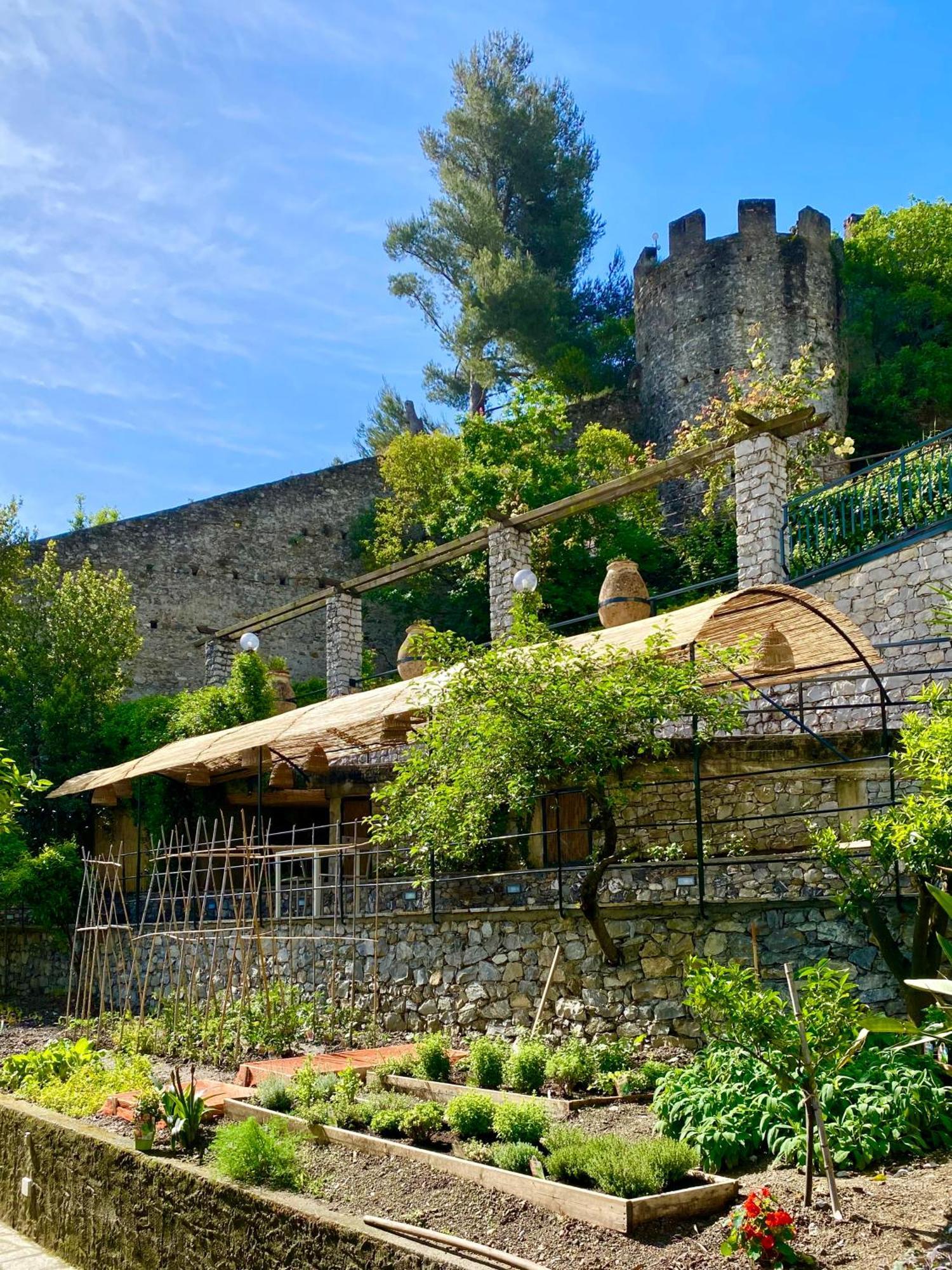 Hotel Villa Edera & La Torretta Монеглия Екстериор снимка