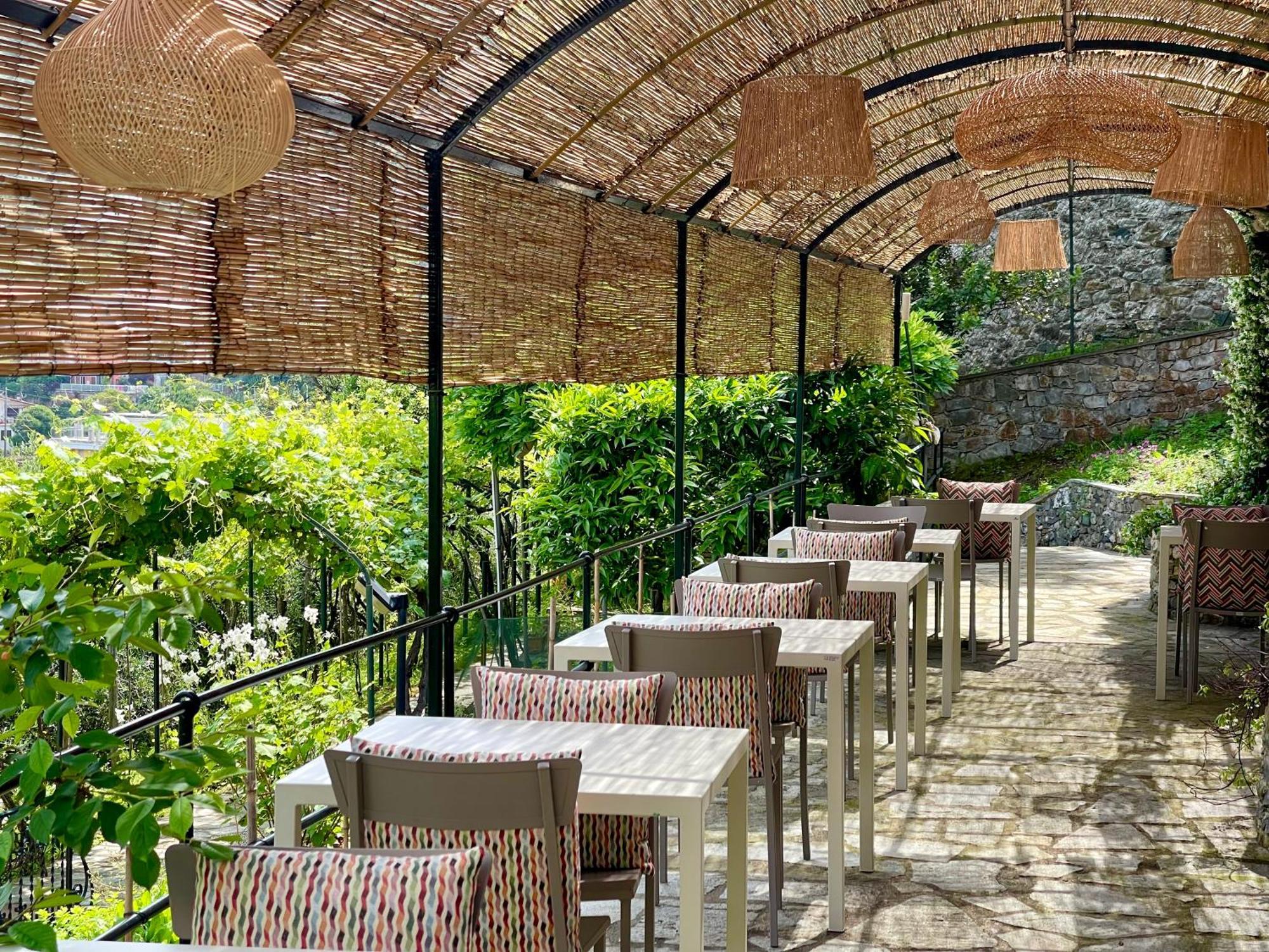 Hotel Villa Edera & La Torretta Монеглия Екстериор снимка